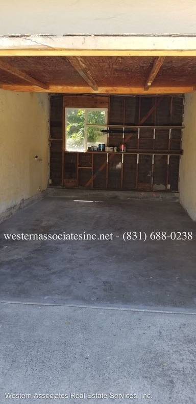 Main picture of 3124 Dee St