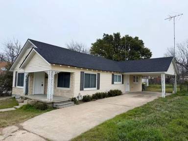 Main picture of 107 S Harrison St