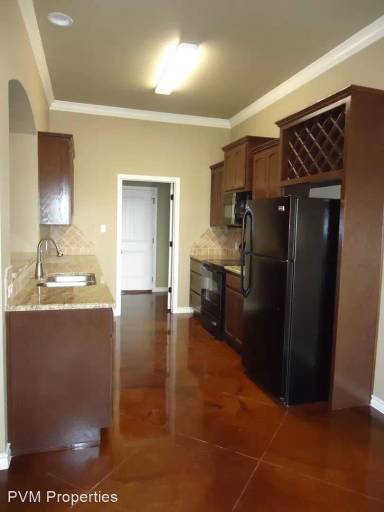 Main picture of 402 Stoneridge