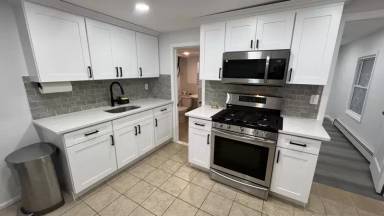Main picture of 151 Suydam St