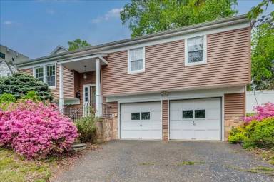 Main picture of 303 Livingston Ave