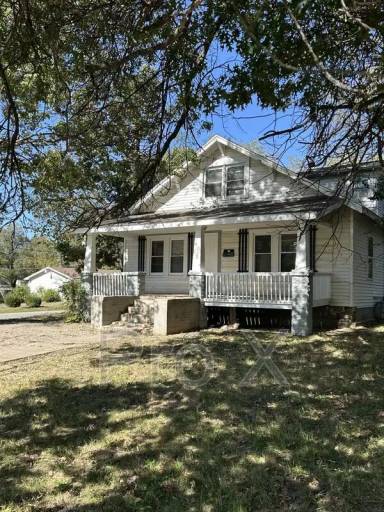 Main picture of 501 E Washington St