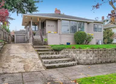 Main picture of 2727 NE 65th Ave