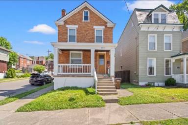 Main picture of 465 Ward Ave