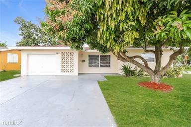 Main picture of 7401 NW 58th St