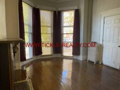 Main picture of 185 Park Ave