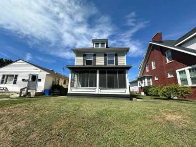 Main picture of 1 Collis Ave