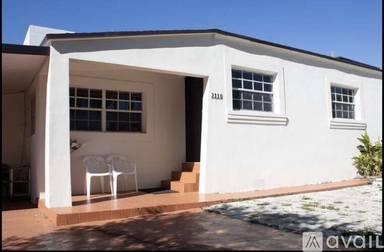 Main picture of 2110 SW 31st Ave