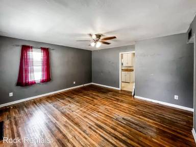 Main picture of 1417 E 5th Ave