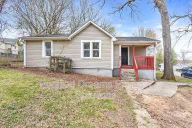 Main picture of 2240 Flag St
