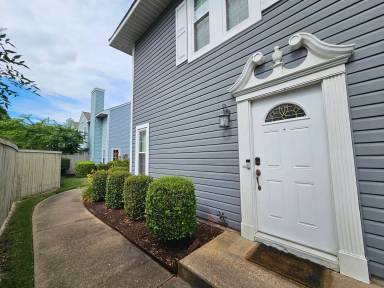 Main picture of 113 Castilian Dr