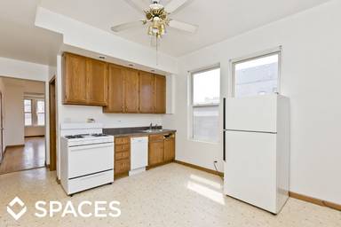 Main picture of 2352 N Damen Ave
