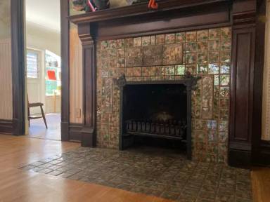 Main picture of 1533 S Manhattan Pl