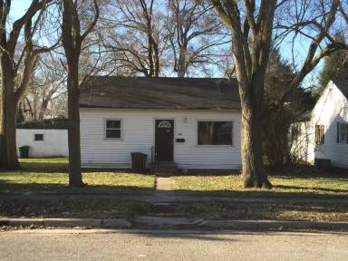 Main picture of 940 E Sangamon Ave