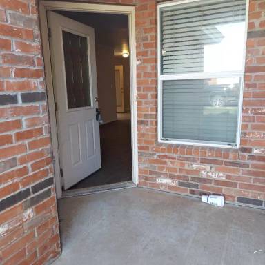 Main picture of 522 N Chicago Ave