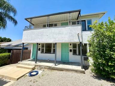 Main picture of 2471 1/2 W Avenue 32