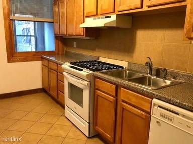 Main picture of 852 W Diversey Pkwy