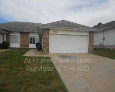 Main picture of 1806 N Cedarcrest Ave