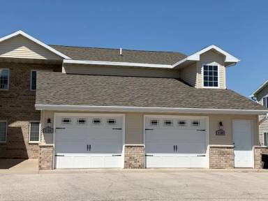 Main picture of 2122 S Broadway