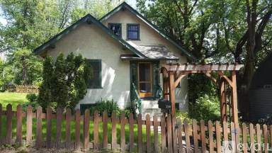 Main picture of 238 SW McKenzie St