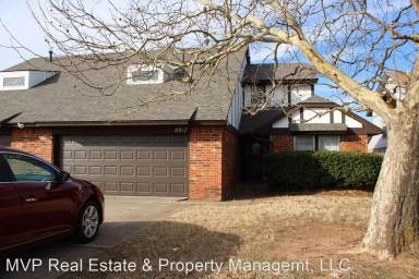 Main picture of 8917 N Roxbury Blvd