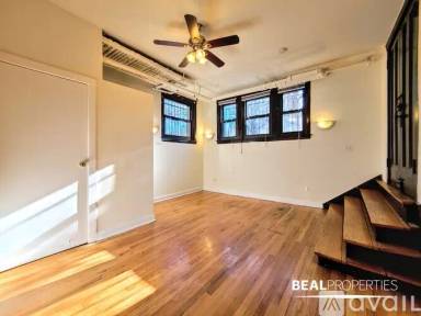 Main picture of 816 W Waveland Apartments