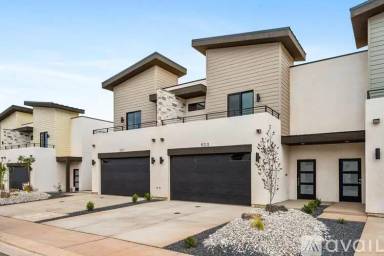 Main picture of 590 E Elmbrook Dr