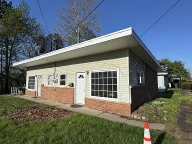 Main picture of 2350 Newton St