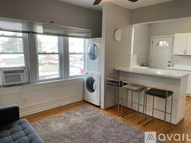 Main picture of 3550 W Belle Plaine Ave