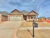 Main picture of 905 NW 192nd Ter