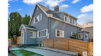 Main picture of 5506 NE Hoyt St