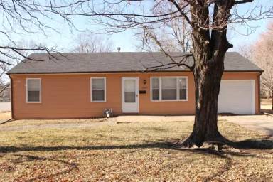 Main picture of 10610 Oakland Ave