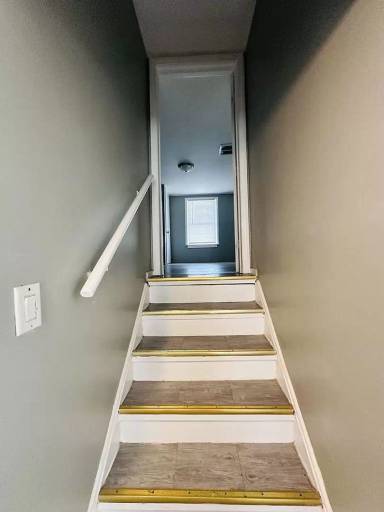 Main picture of 8357 S Hoyne Ave