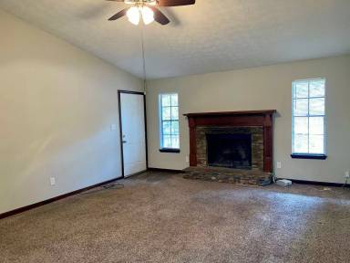 Main picture of 8099 Linda Ct