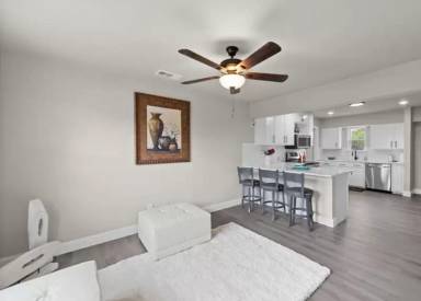 Main picture of 2009 Willow Ln