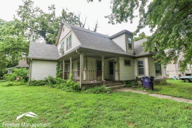 Main picture of 900 Leavenworth St