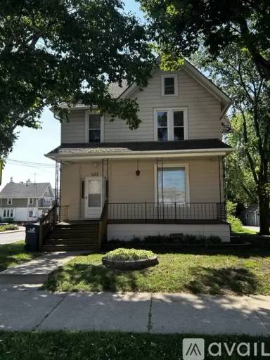 Main picture of 422 Maple Ave