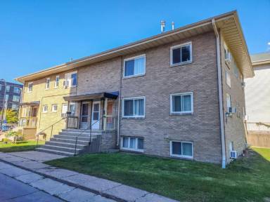 Main picture of 907 S 2nd St