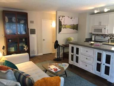 Main picture of 2055 Albatross St