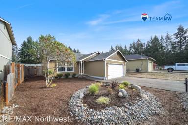 Main picture of 4910 Carole Dr NE