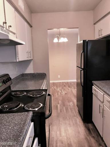Main picture of South Crest