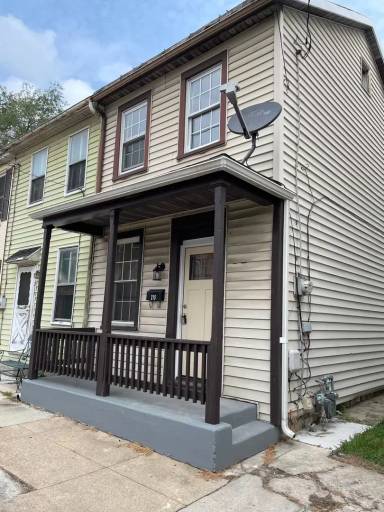 Main picture of 215 W North St