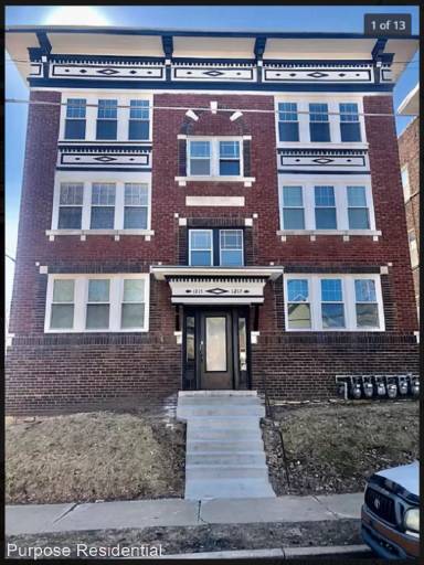 Main picture of 1215 W 41st St