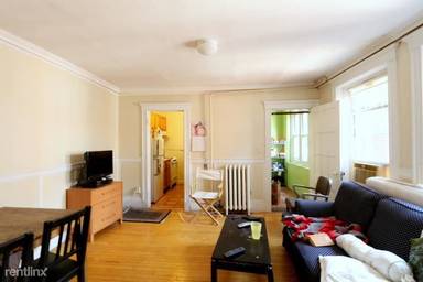 Main picture of 5 Craigie Cir