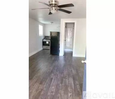 Main picture of 1405 Moore St