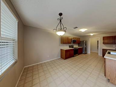 Main picture of 1900 Riverchase Ln