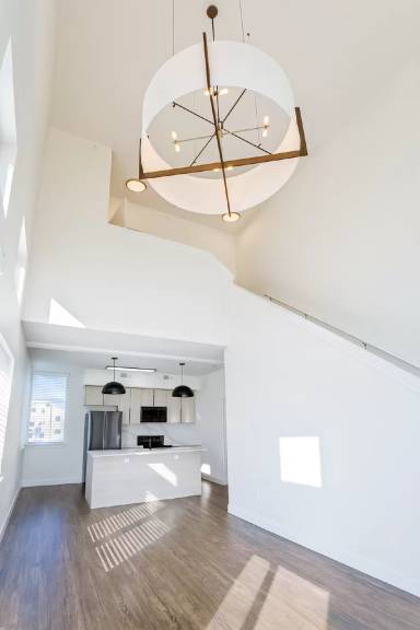 Main picture of 430 E Elm St