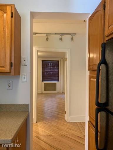 Main picture of 250 Carlton Ave