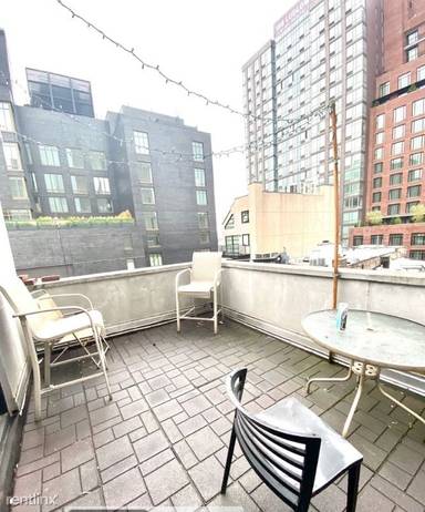 Main picture of 188 Orchard St