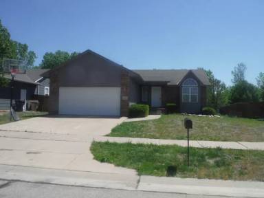 Main picture of 10907 E Funston St